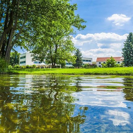 Seepark Hotel Am Wandlitzsee Exterior photo